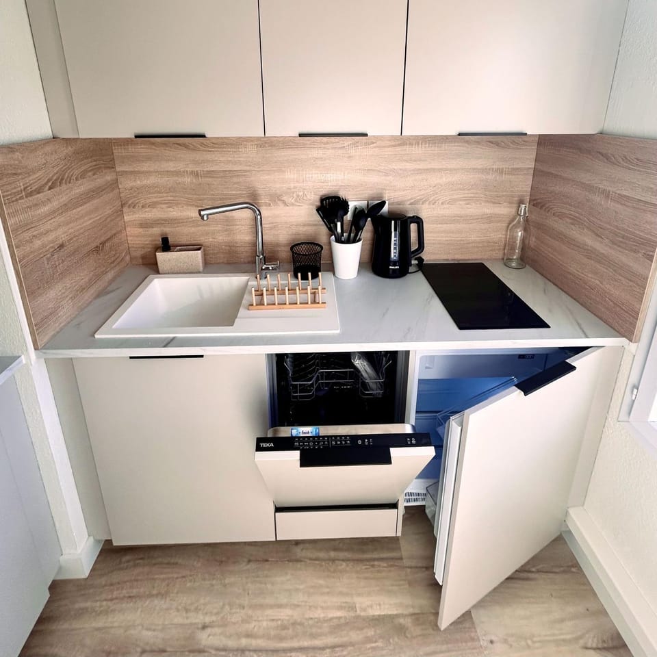 dishwasher, minibar