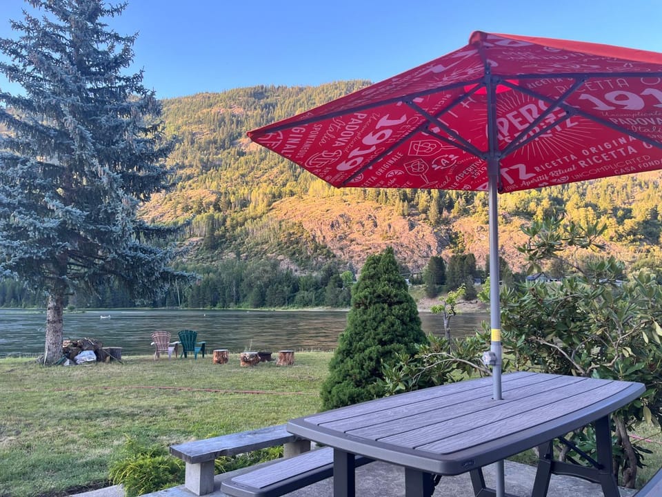 Waterfront, Mountainview House in Castlegar House in Castlegar
