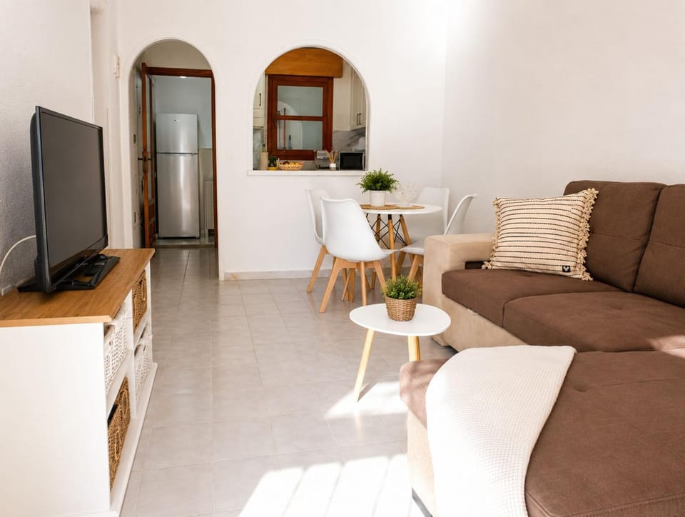 Communal lounge/ TV room, TV and multimedia, Living room