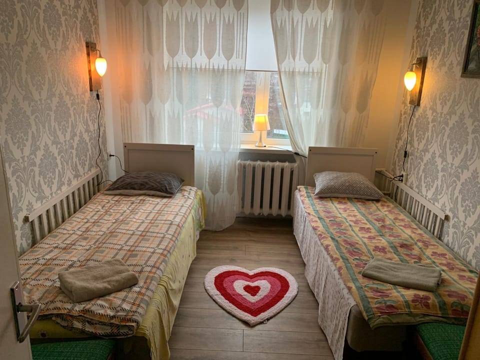 Jalaka, Nice 2-bedroom apartment - 1 big bed - 2 single bed Apartment in Estonia