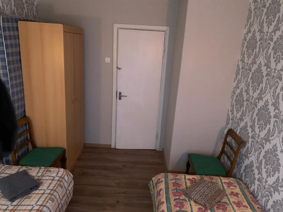 Jalaka, Nice 2-bedroom apartment - 2 big bed - 2 single bed - free parking - wifi free Apartment in Estonia