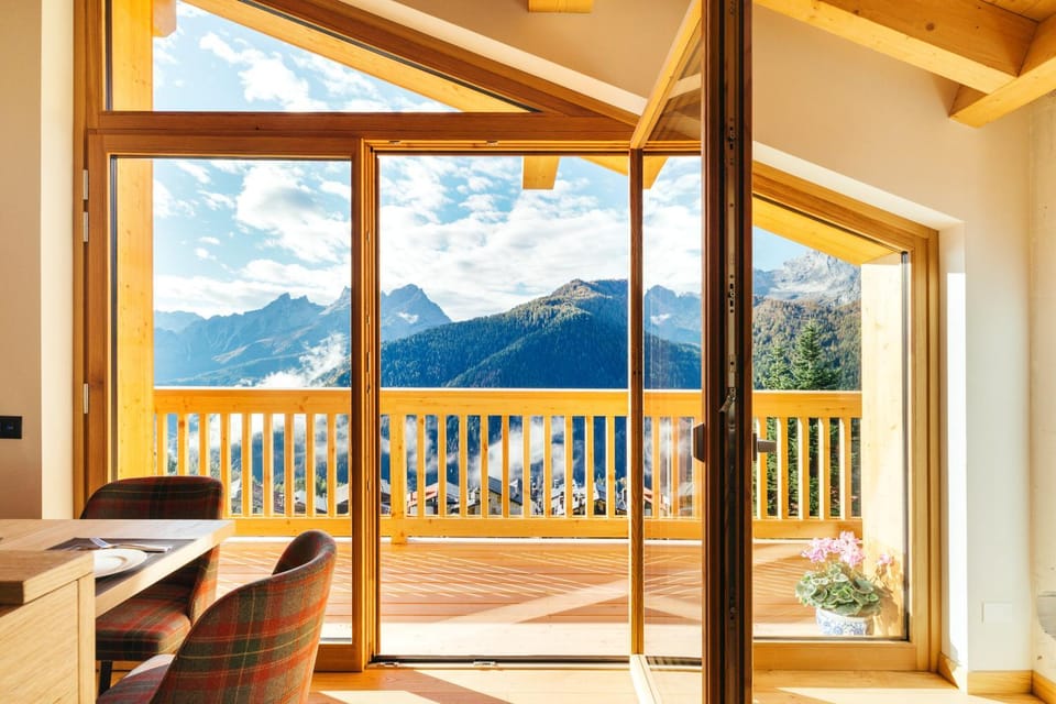 Day, Natural landscape, View (from property/room), Balcony/Terrace, Mountain view