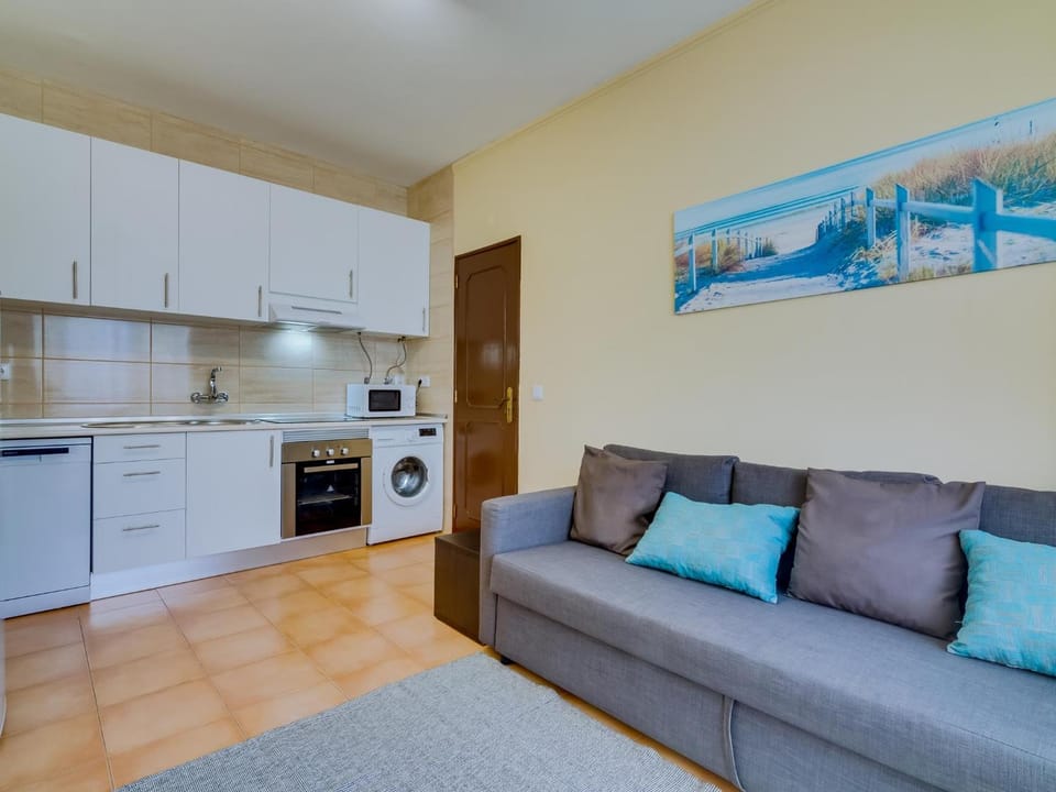 Kitchen or kitchenette, Living room, dishwasher, minibar, pet friendly, stove, toaster, washing machine