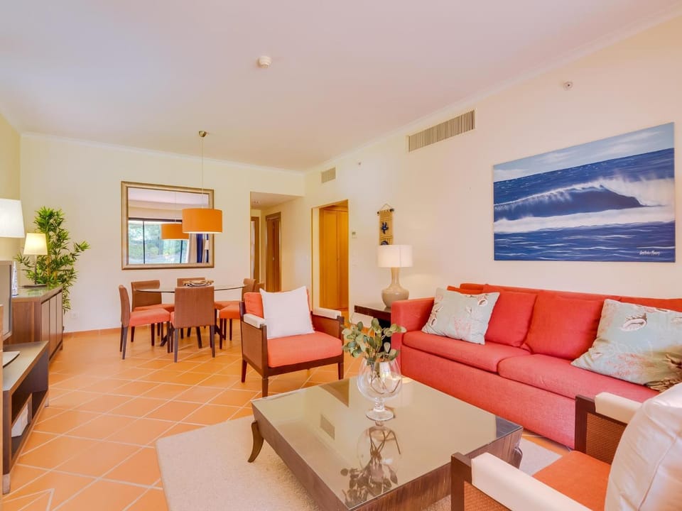 Living room, Seating area, Dining area, air conditioner