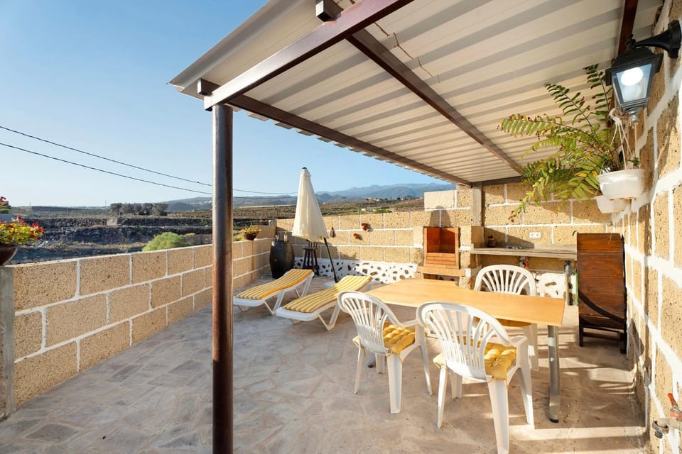 Casa Eva - Finca con Terraza & BBQ House in Abona