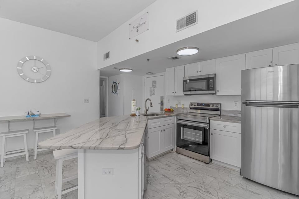 Upscale Penthouse With Incredible Views! Beautifully Renovated - Palace Resort 2308 House in Myrtle Beach