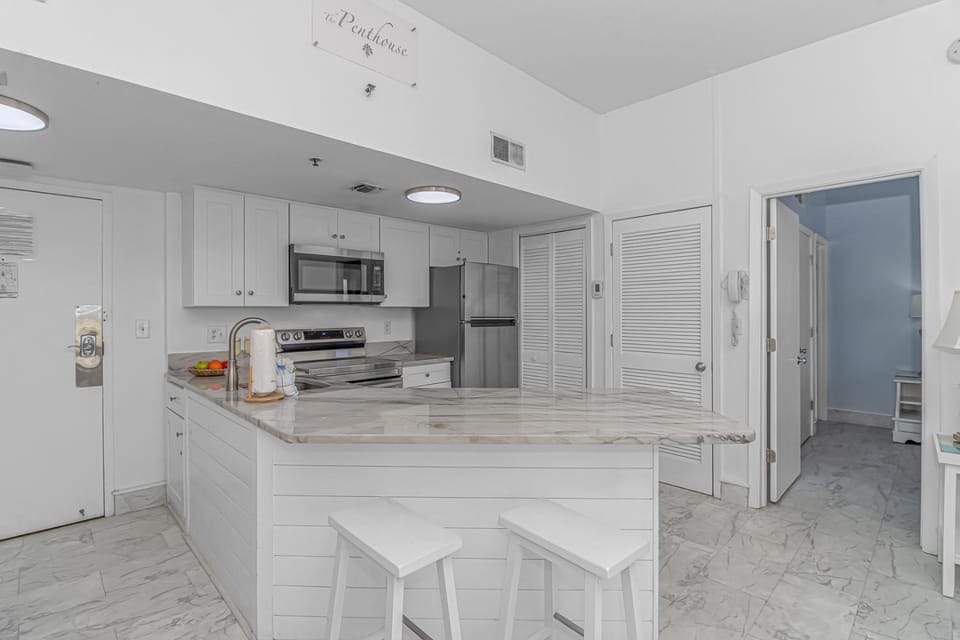 Upscale Penthouse With Incredible Views! Beautifully Renovated - Palace Resort 2308 House in Myrtle Beach