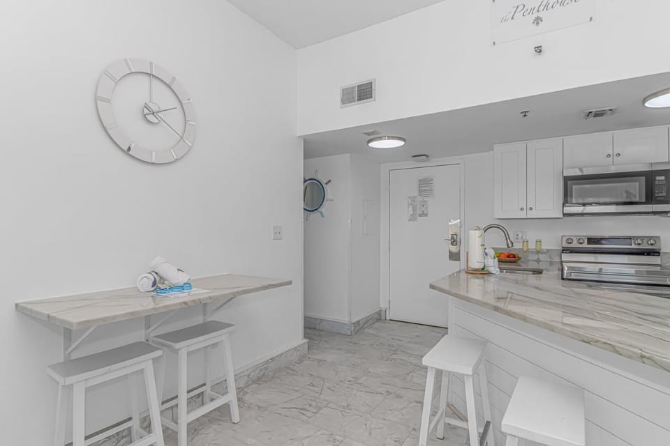 Upscale Penthouse With Incredible Views! Beautifully Renovated - Palace Resort 2308 House in Myrtle Beach