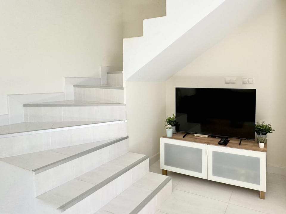 Communal lounge/ TV room, TV and multimedia, Evening entertainment