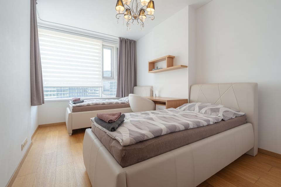 Photo of the whole room, Bedroom, towels