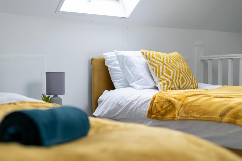 The Green Abbey - Fast track to Central London House in London