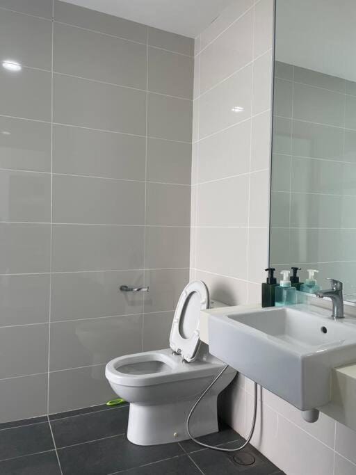 Apartment In Mid-Valley Southkey/ 1 Bedroom/ 3 Pax Apartment in Johor Bahru
