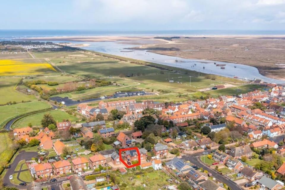 Neighbourhood, Bird's eye view