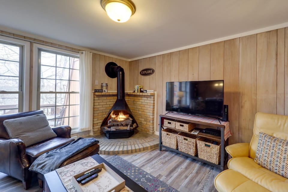 Beech Mountain Condo w/ Community Pool & Game Room House in Beech Mountain