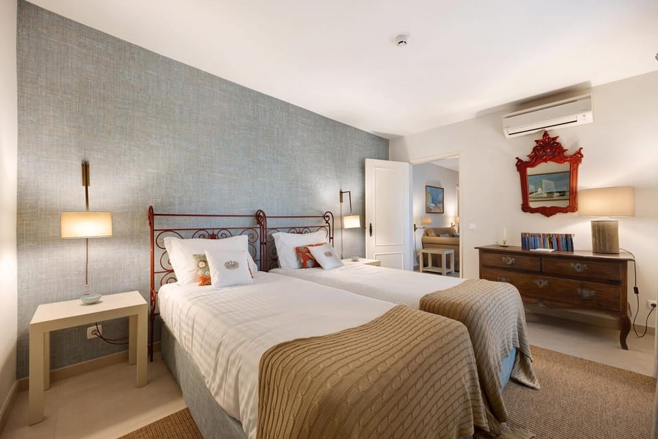 Living room, Bedroom