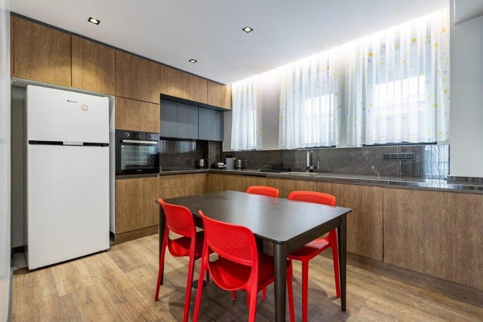 Brand New Duplex wParking 2BD2Bath Home #336 Apartment in Istanbul