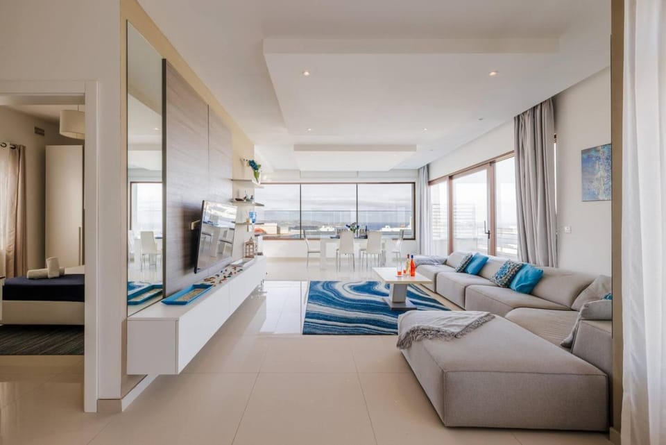 Luxury PH with rooftop pool in Mellieha by Homely Apartment in Malta