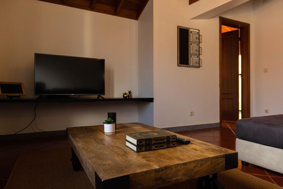 Communal lounge/ TV room, TV and multimedia