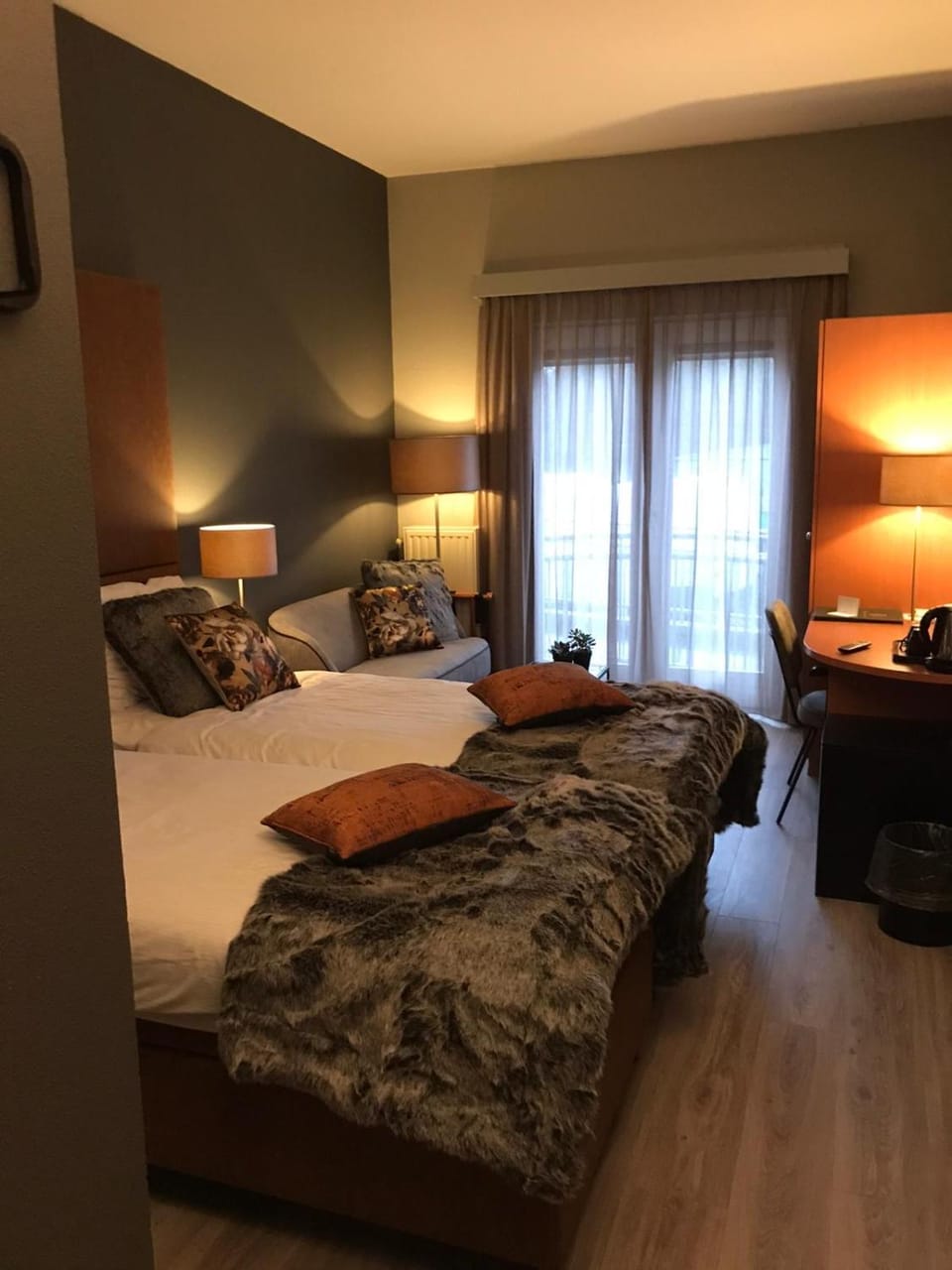 Photo of the whole room, Decorative detail, Bedroom