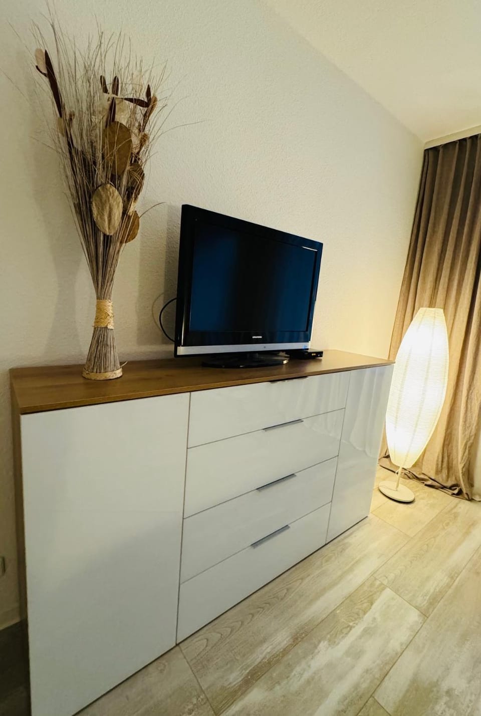 TV and multimedia, Evening entertainment