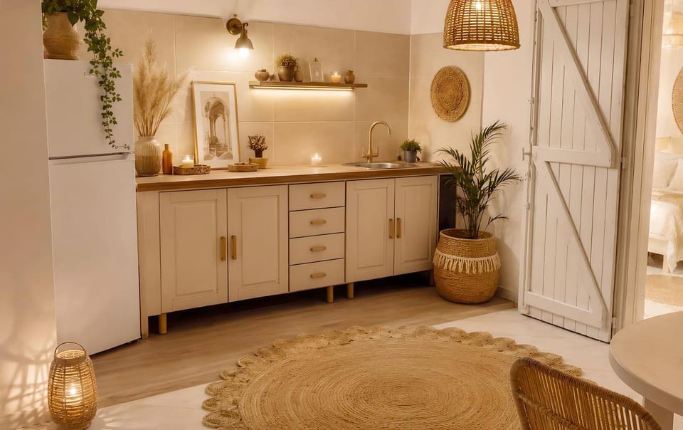 Patio, Kitchen or kitchenette, kitchen