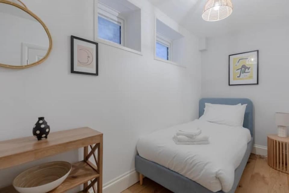 Newly Refurbished 2BD Flat - Wimbledon Village! Apartment in London