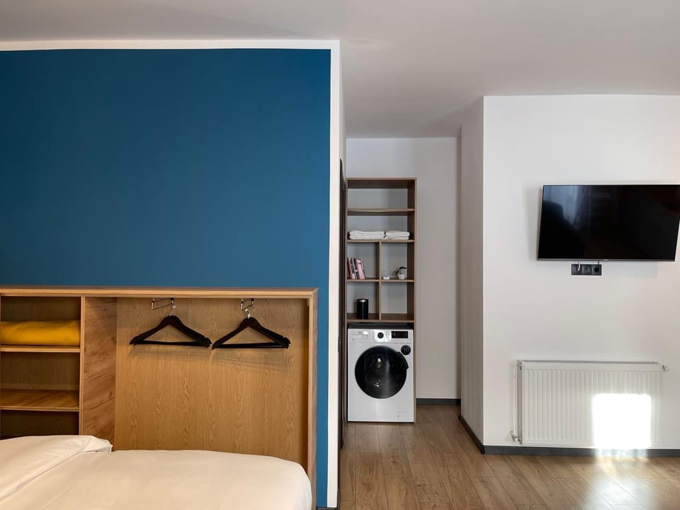 Communal lounge/ TV room, Evening entertainment, Bedroom, wardrobe, washing machine