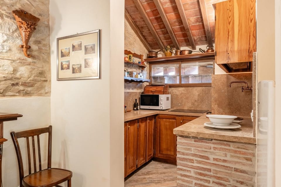 Property building, Kitchen or kitchenette, Living room