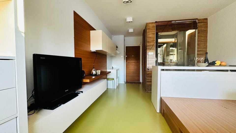 Communal lounge/ TV room, TV and multimedia, Kitchen or kitchenette, Evening entertainment