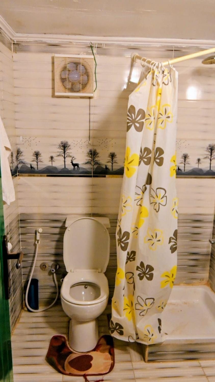 Toilet, bidet