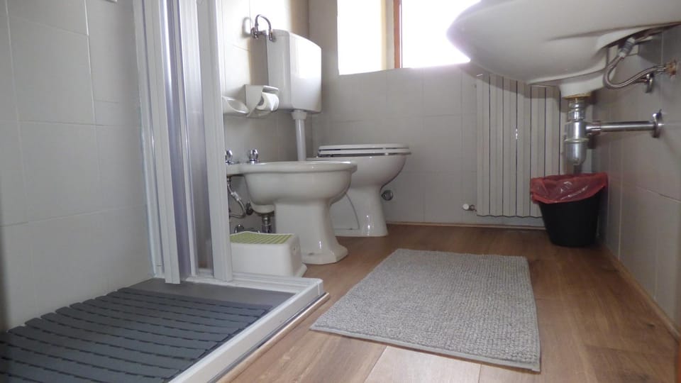 Bathroom, Living room