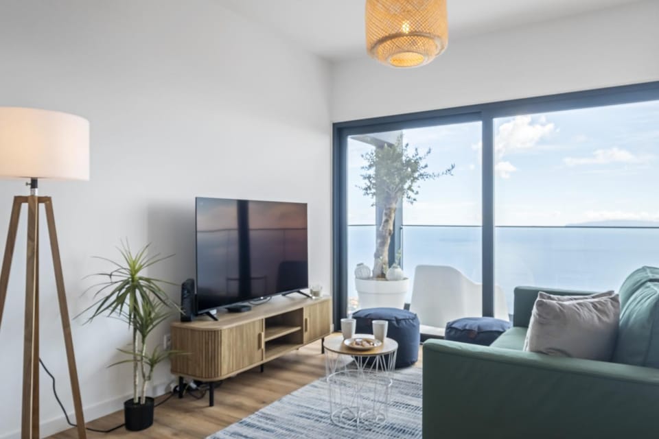 Communal lounge/ TV room, Living room