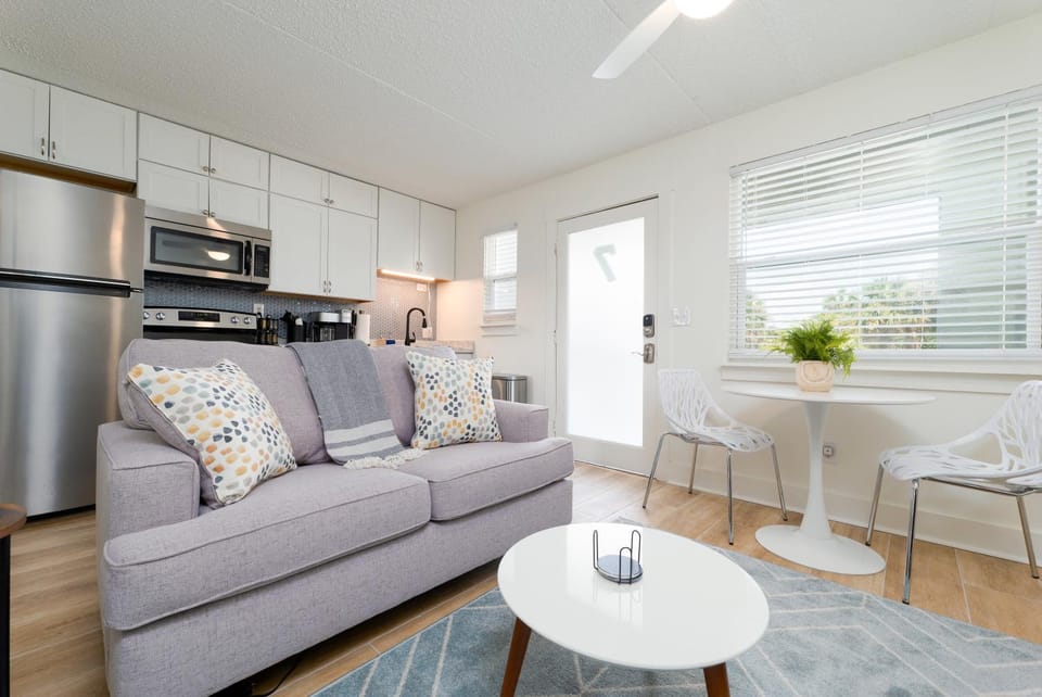 Kitchen or kitchenette, Living room, Dining area