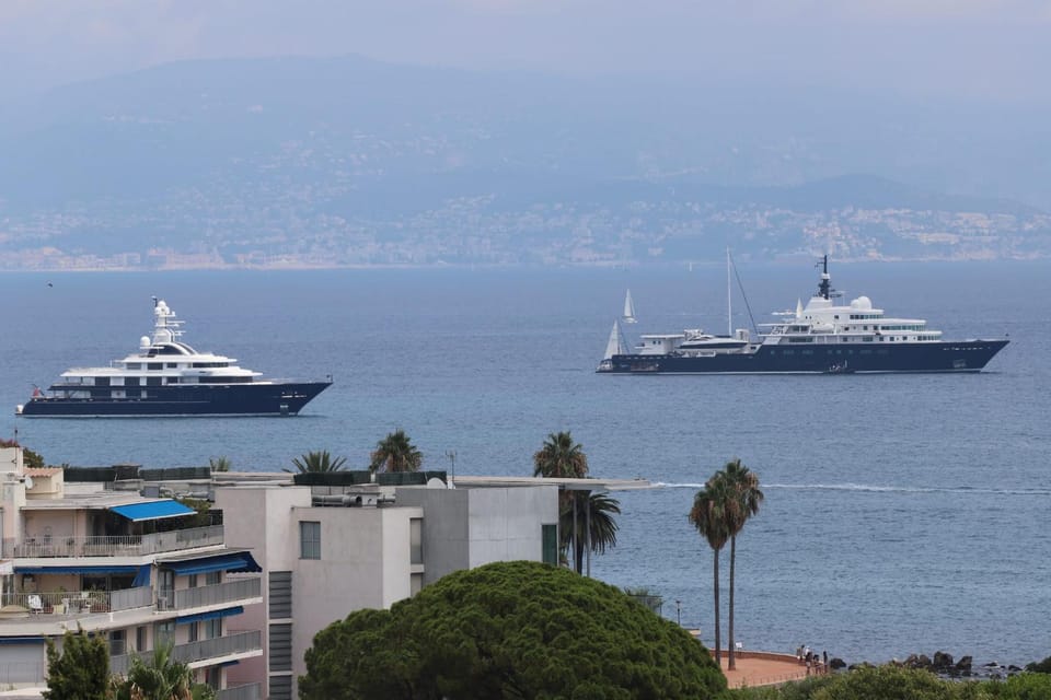 Pretty haven of peace with sea view Apartment in Antibes