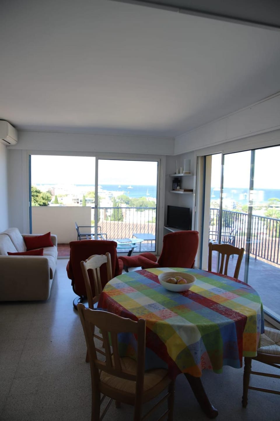 Pretty haven of peace with sea view Apartment in Antibes