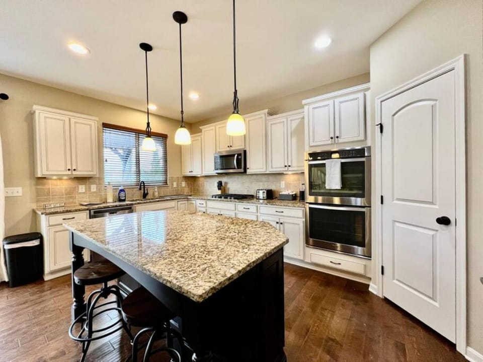 Exclusive Golf Club Paradise House in Ohio