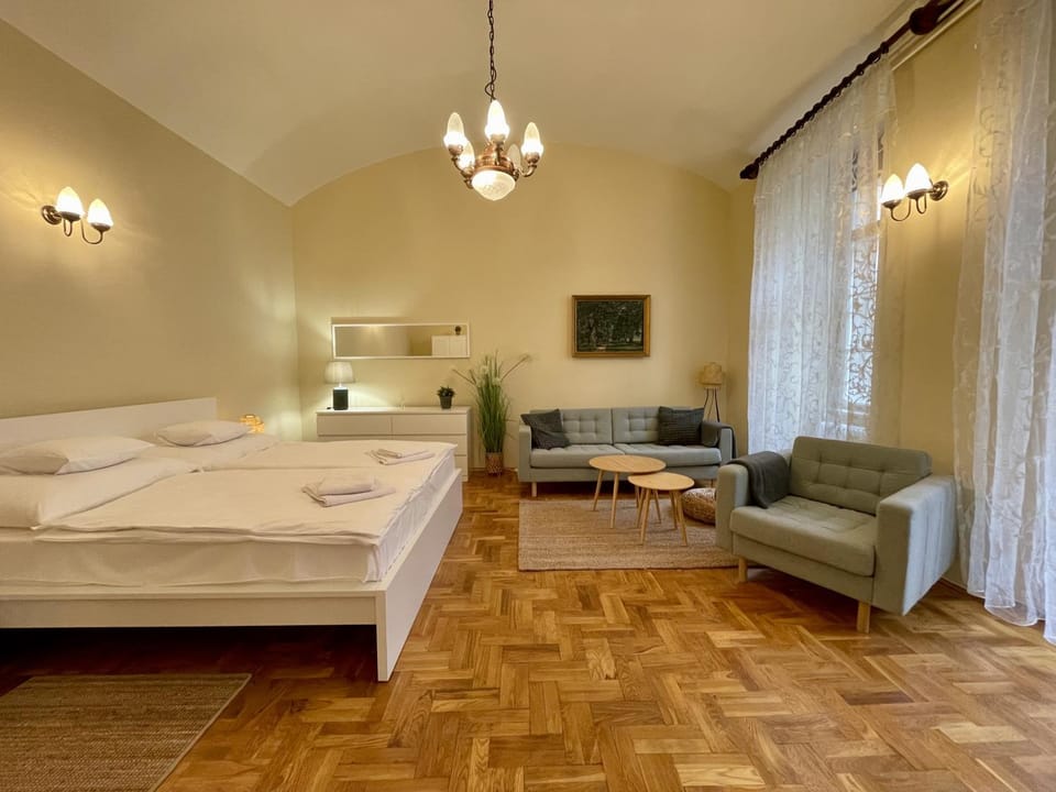 TV and multimedia, Living room, Bedroom