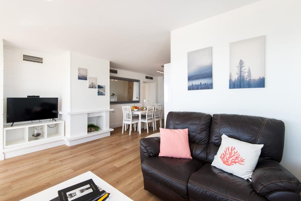 Communal lounge/ TV room, TV and multimedia, Living room, Seating area, Dining area, minibar