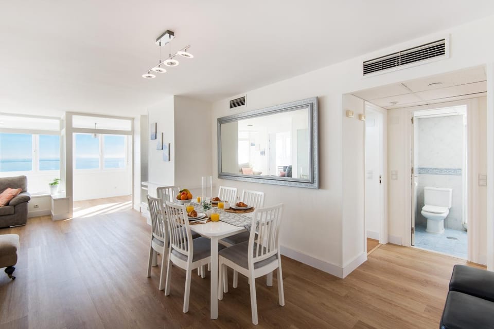 Natural landscape, TV and multimedia, Living room, Seating area, Dining area, Evening entertainment, Sea view, air conditioner