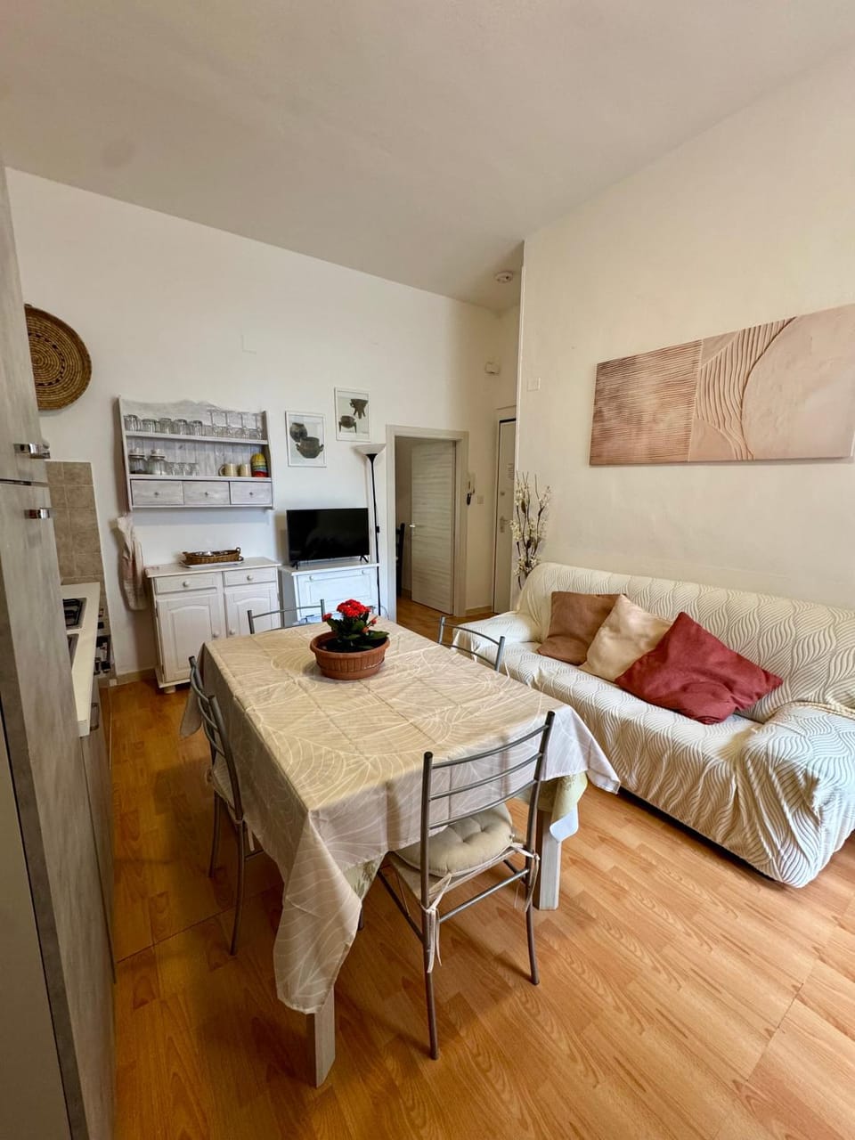 Flowered House with garden Apartment in Alghero