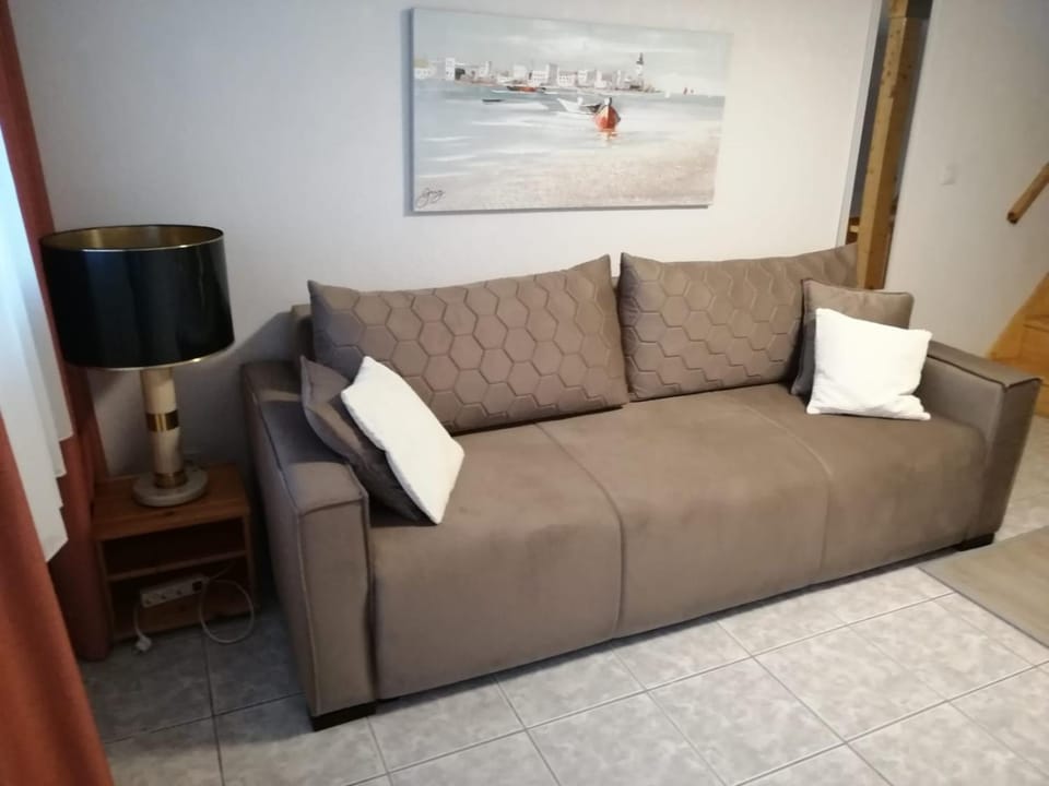 Bed, Living room, Seating area