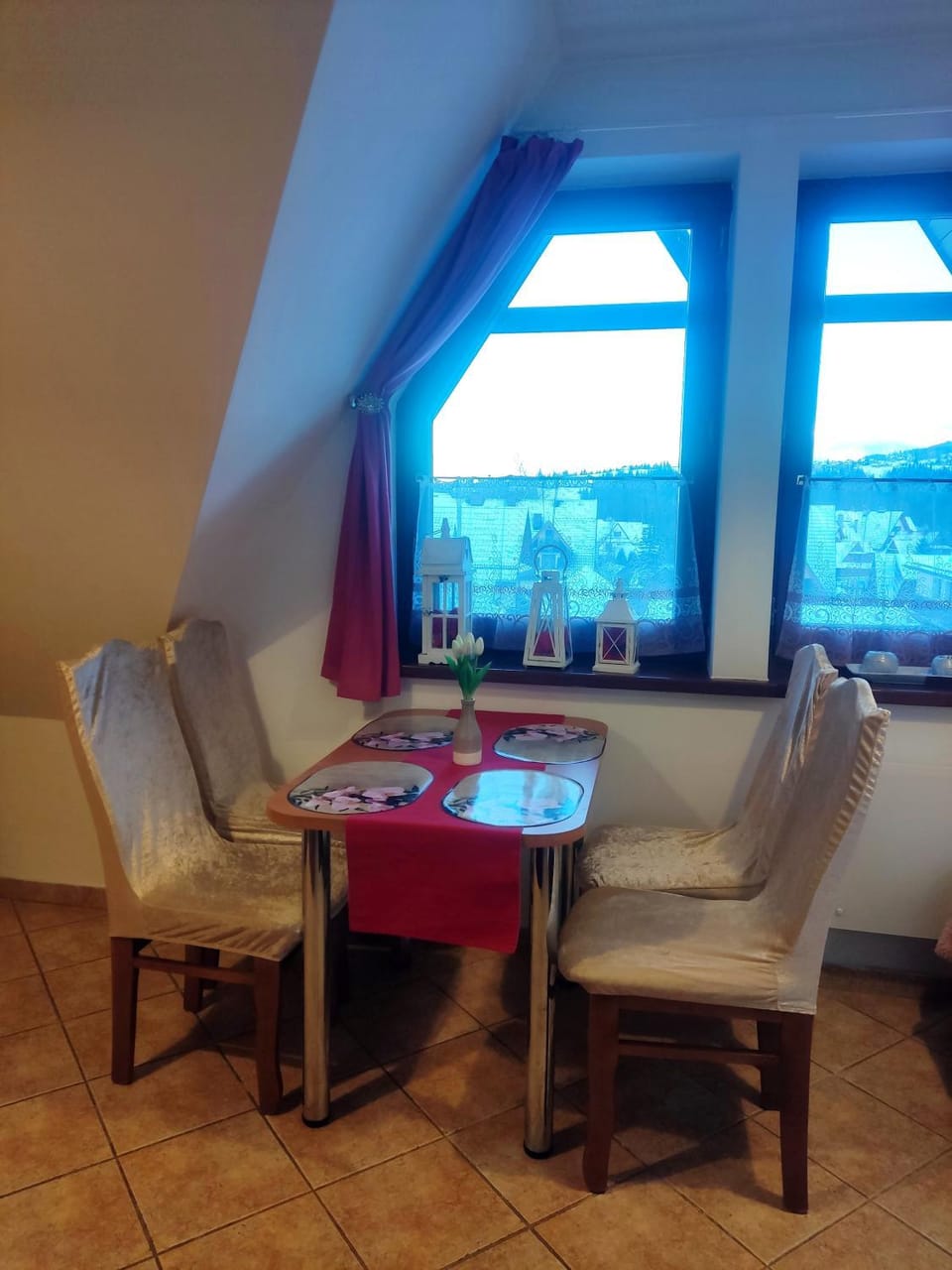 Living room, Dining area