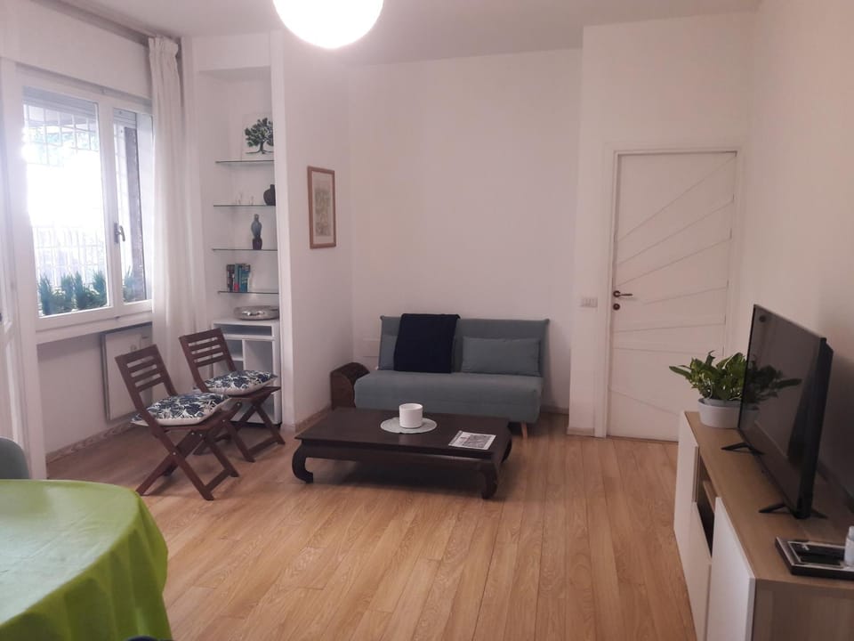 TV and multimedia, Seating area