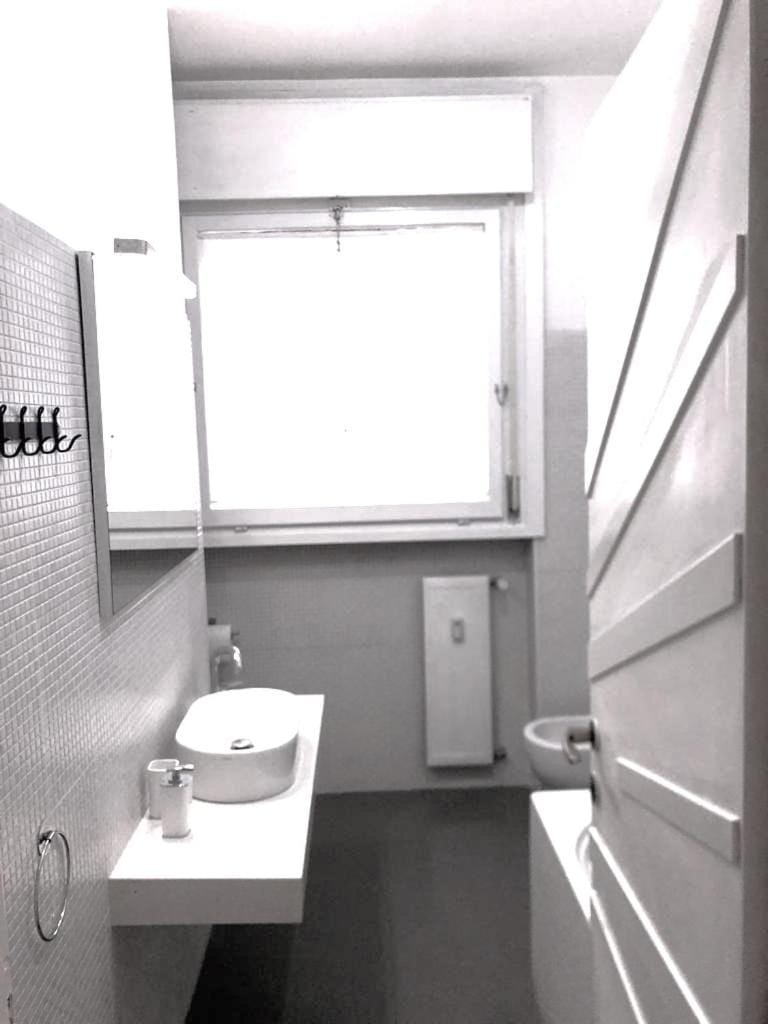 Shower, Toilet, Bathroom, Bath