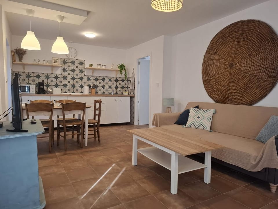 Kitchen or kitchenette, Living room