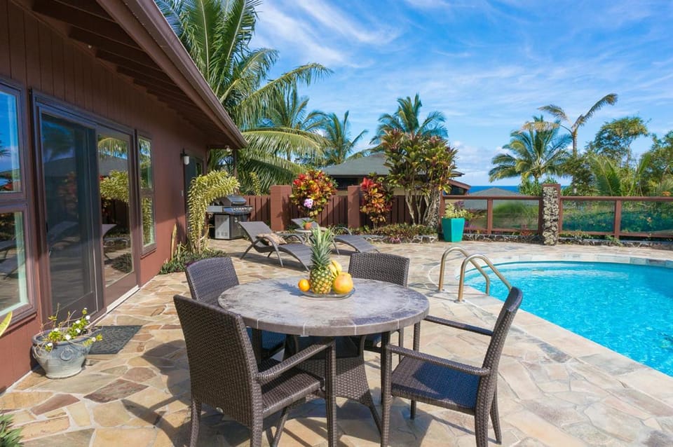 Ocean Pool Hale 3br 2ba Cozy Home with Pool, Hot tub and Ocean Views House in Princeville
