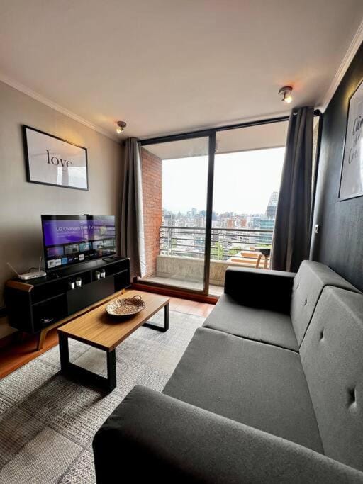 Providencia Centro 2D-2B Vista & Parking Apartment in Providencia