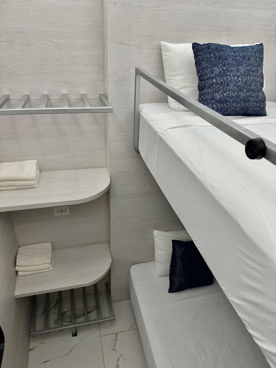 Bed, Photo of the whole room, Bedroom, bunk bed