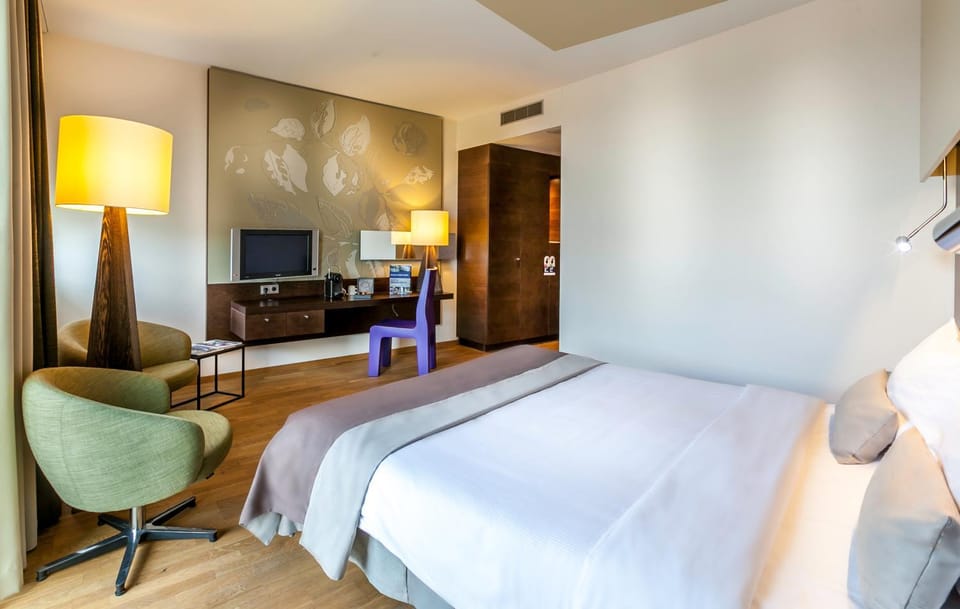 Bed, Photo of the whole room