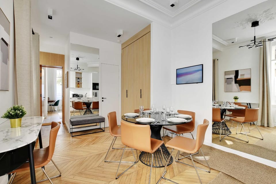Living room, Dining area